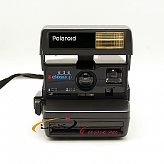 polaroid-camera-close-up-636---instant-camara---moi-90-1789